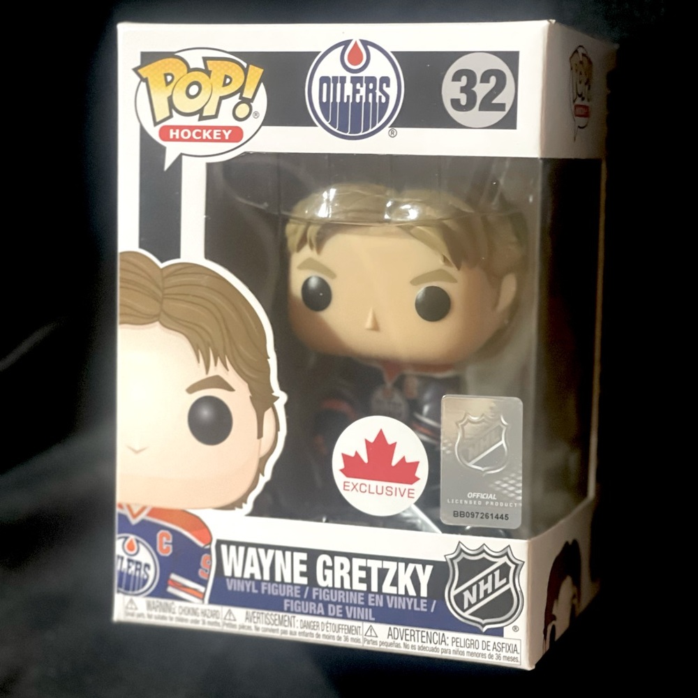 Funko Pop! Hockey #32 NHL Legend WAYNE GRETZKY Oilers Figure Canadian Exclusive